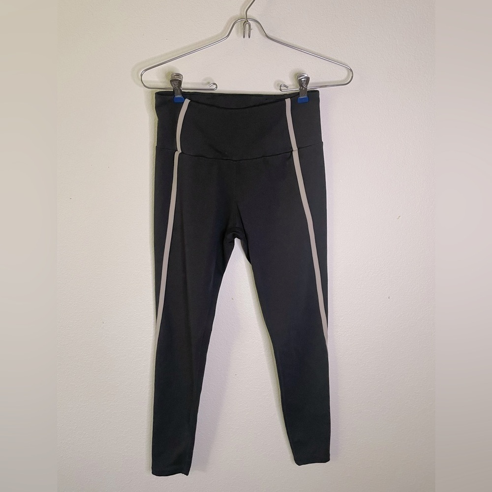 Jessica Simpson Active leggings